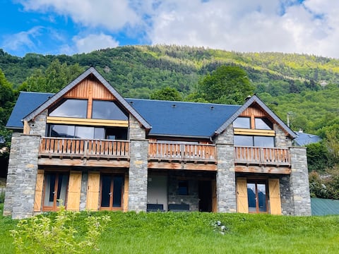 Contemporary and warm chalet 10 people