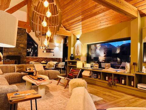 Contemporary and warm chalet for 10 people