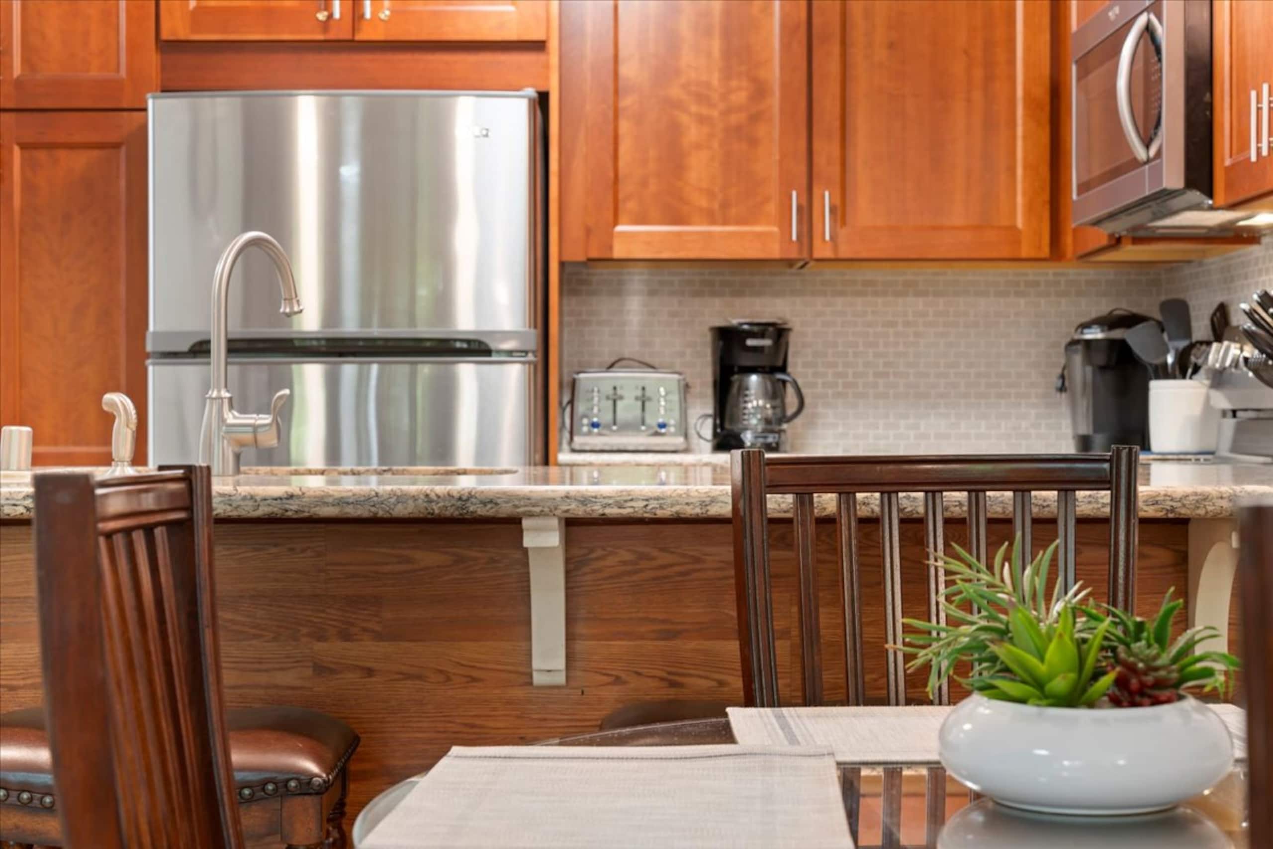 Condo in Kihei · ★4.96 · 1 bedroom · 2 beds · 1 bath - Image 22