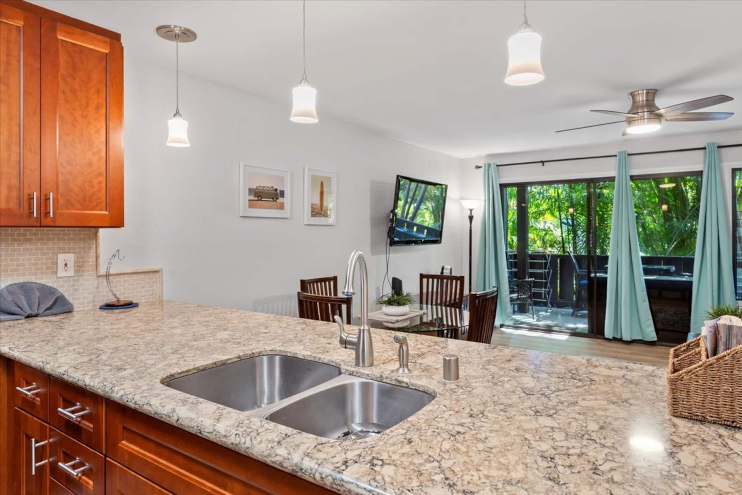 Condo in Kihei · ★4.96 · 1 bedroom · 2 beds · 1 bath - Image 11