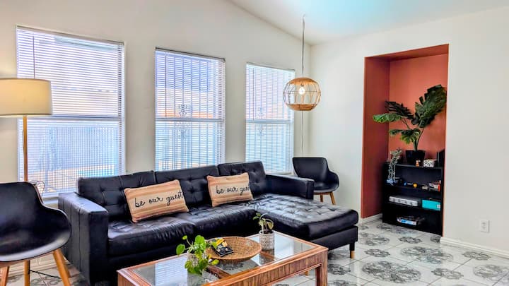 Peaceful Retreat In Vegas | Stores Nearby - Electric Daisy Carnival (EDC Las Vegas)