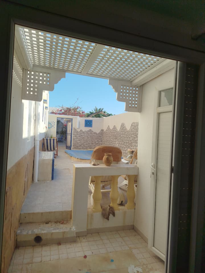 مدخل ملحق (الحمام وغرفة النوم 4)