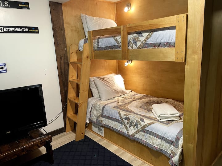 საძინებელი 1