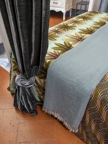 Luxury Retreat: Elegant Decor & Charm gallery image 3