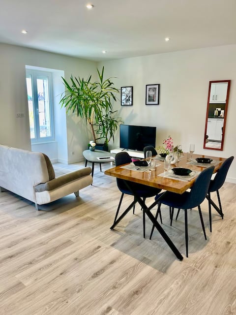 Beautiful, comfortable and air-conditioned 2-bedroom apartment