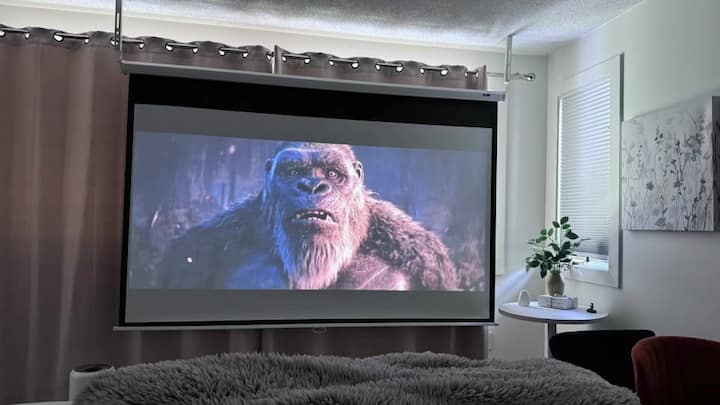 KINGKONG has a question: "What are you waiting for? Just book!"