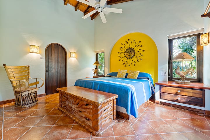 Საძინებელი 2. ეს საძინებელი აღნიშნავს მზეს.