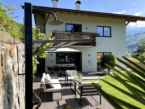 Villa Vitis - Vacation home with panoramic views