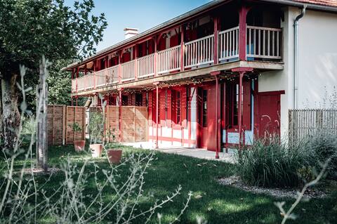 Authentic House 4 km from Contis Beach