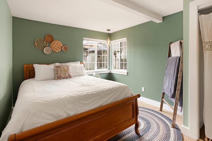 Დაიწყეთ და დაასრულეთ თქვენი დღე საცხოვრებელში, რომელიც განკუთვნილია კომფორტისა და სიმშვიდისთვის.