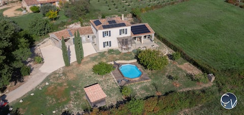 Le Nid des Grands Ducs: Villa with private pool