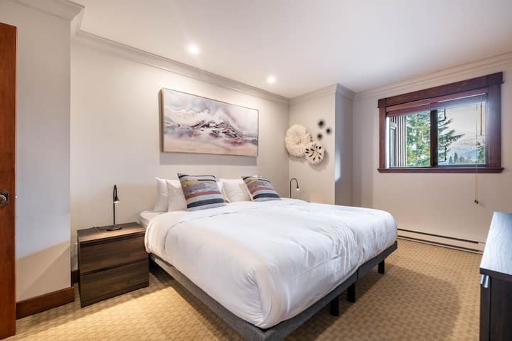 2. spavaća soba: bračni krevet (dva odvojena kreveta)