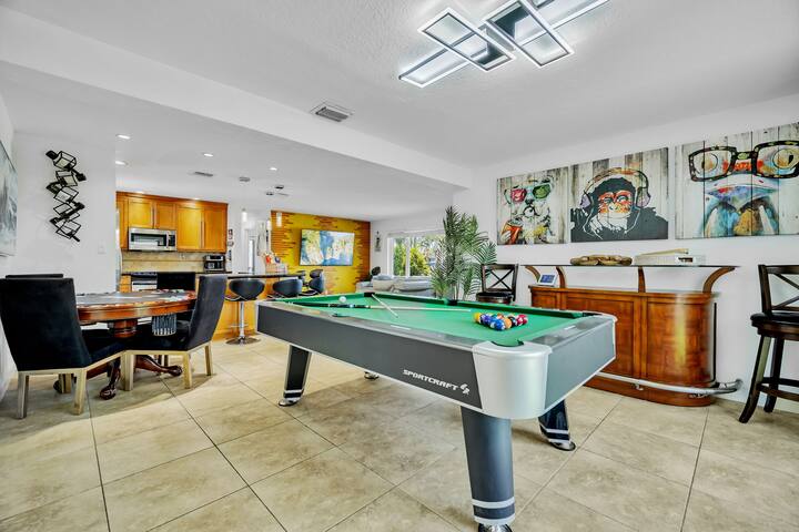 Vibe& Dive: Splash& Relax w/ Heated Pool & Wet Bar gallery image 4