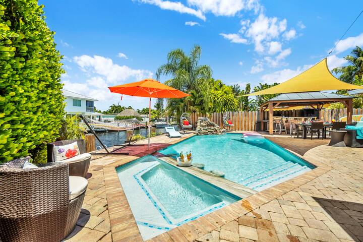 Vibe& Dive: Splash& Relax w/ Heated Pool & Wet Bar