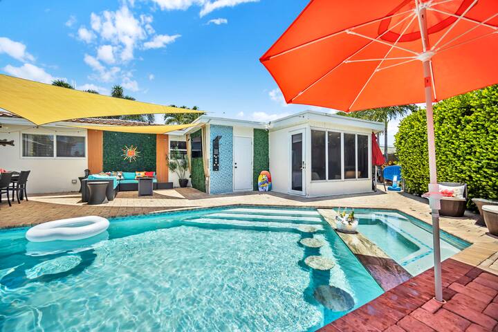 Vibe& Dive: Splash& Relax w/ Heated Pool & Wet Bar gallery image 3