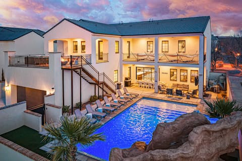 5 Suites, Private Pool,2 Spa, Sleeps 30,2 Fire Pit