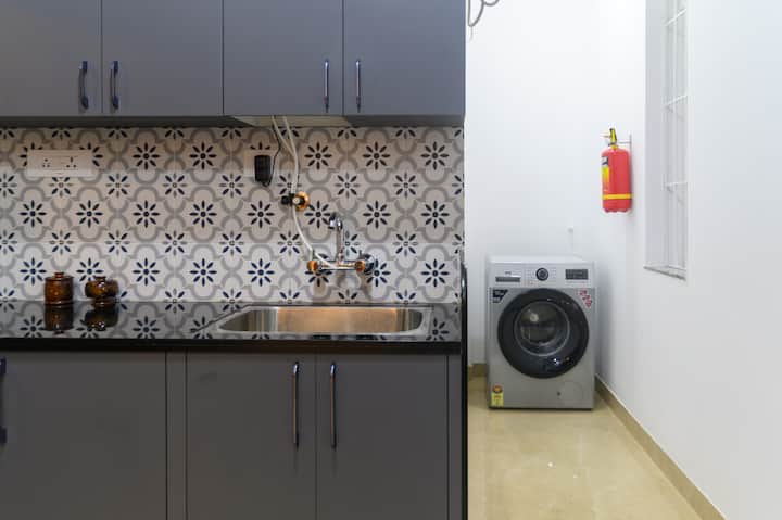 Full kitchen image 2