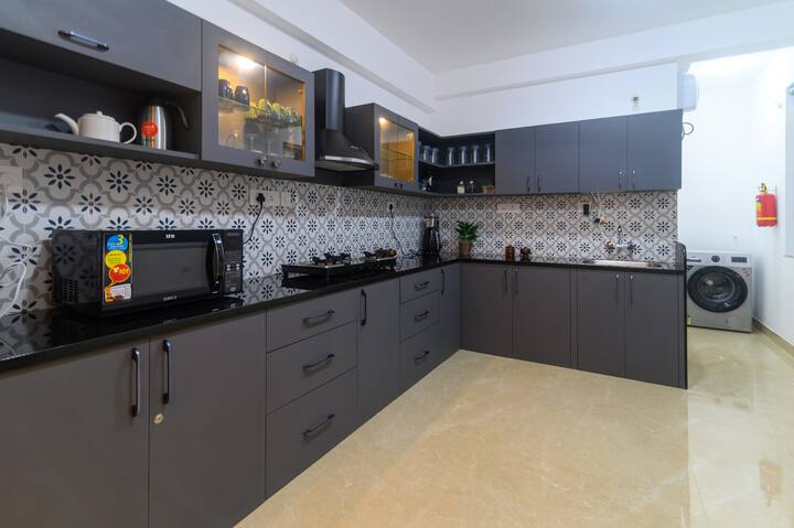Kitchenette image 2