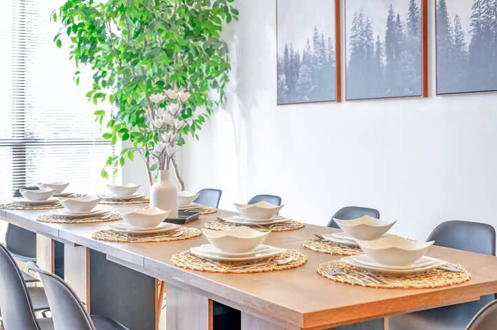 Gated villa w/ gorgeous views, pool & hot tub! gallery image 4