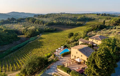 Ancient 17th-century farmhouse in Chianti, Tuscany