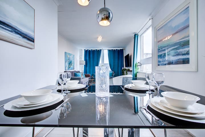 Chic Spacious 3 Bedroom Flat with Modern Amenities