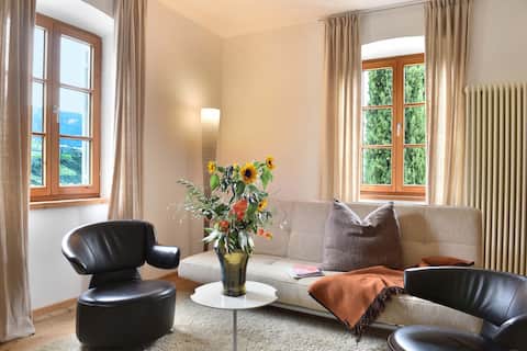 Popular Airbnb listing: Sanct Kassian Retreat - Apartment with three balconies in Algund