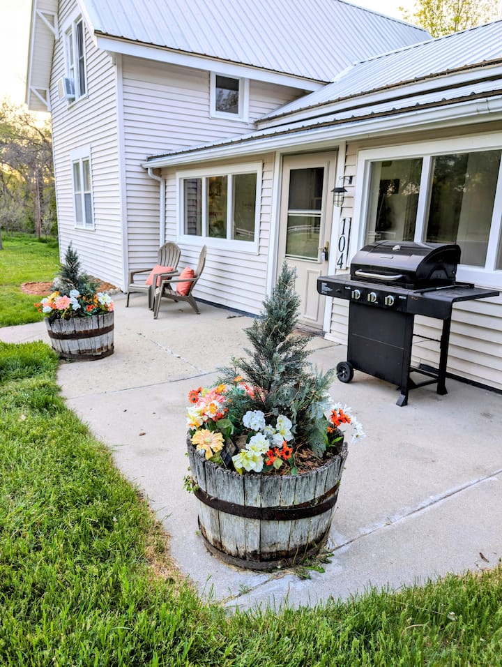 Chadron Creek Farmhouse Farm stays for Rent in Chadron, Nebraska