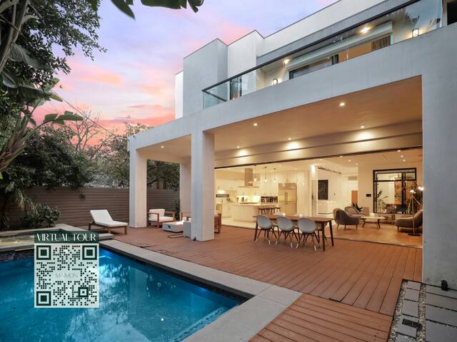 Stunning 4BR Modern Villa with Pool & Spa gallery image 2