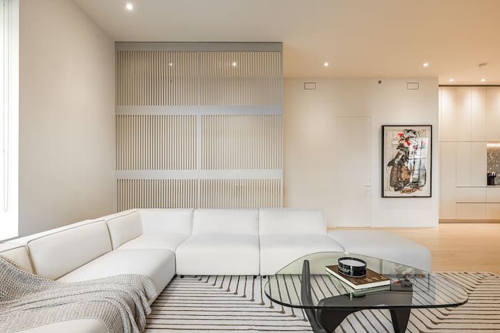 Maison Mont – 4BR Townhouse + Private Terrace gallery image 4