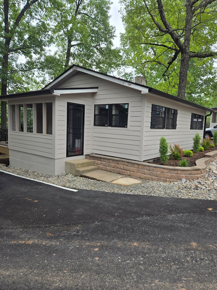 Angler's Edge (2 Br/1 Bath) - Mountain Home, AR