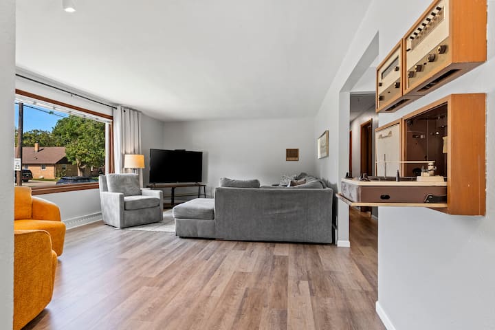 Walking Distance To Lambeau And Titletown - 4 Bdr - グリーン・ベイ, WI