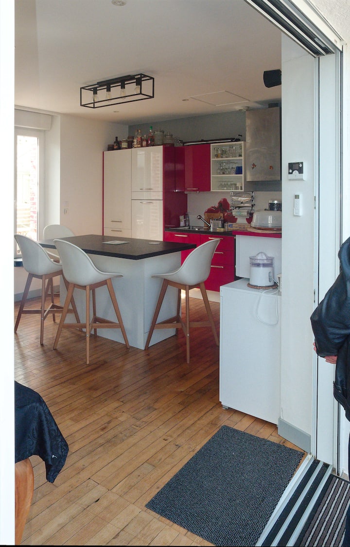 Petit Déjeuné Vue Sur La Baie En Chambre Privée - Locronan