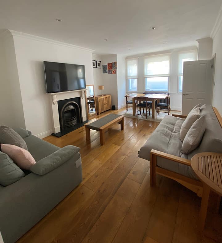 2 Bed Apartment In Kensington - London