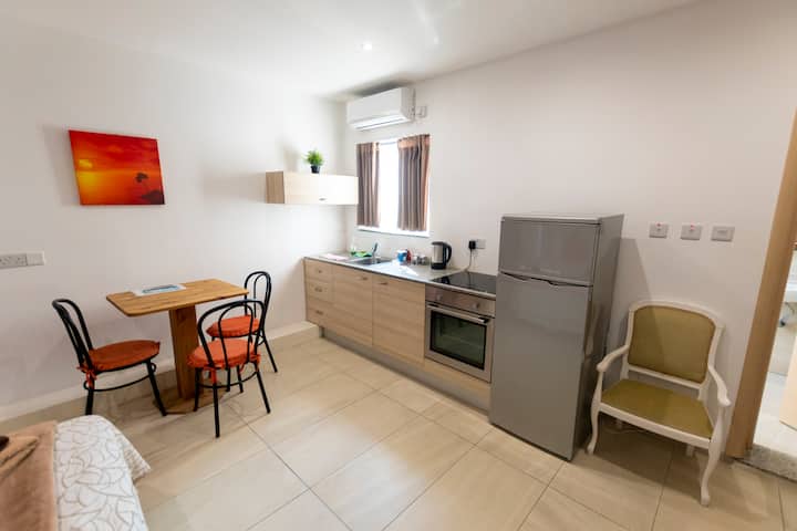Studio Apartment  @ Estrella Lodging - Malta