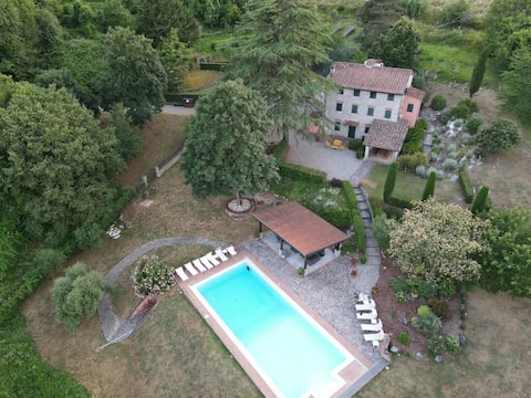 Secluded 7 BR  7 BA villa w/pool, views and AC