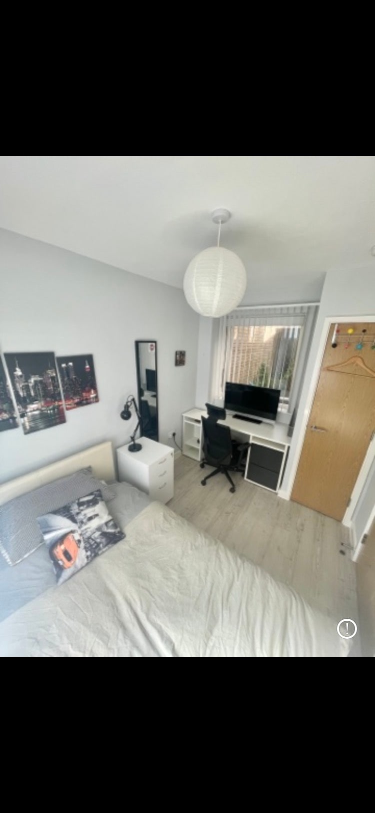 Двойна избрана единична стая с етажна зона 