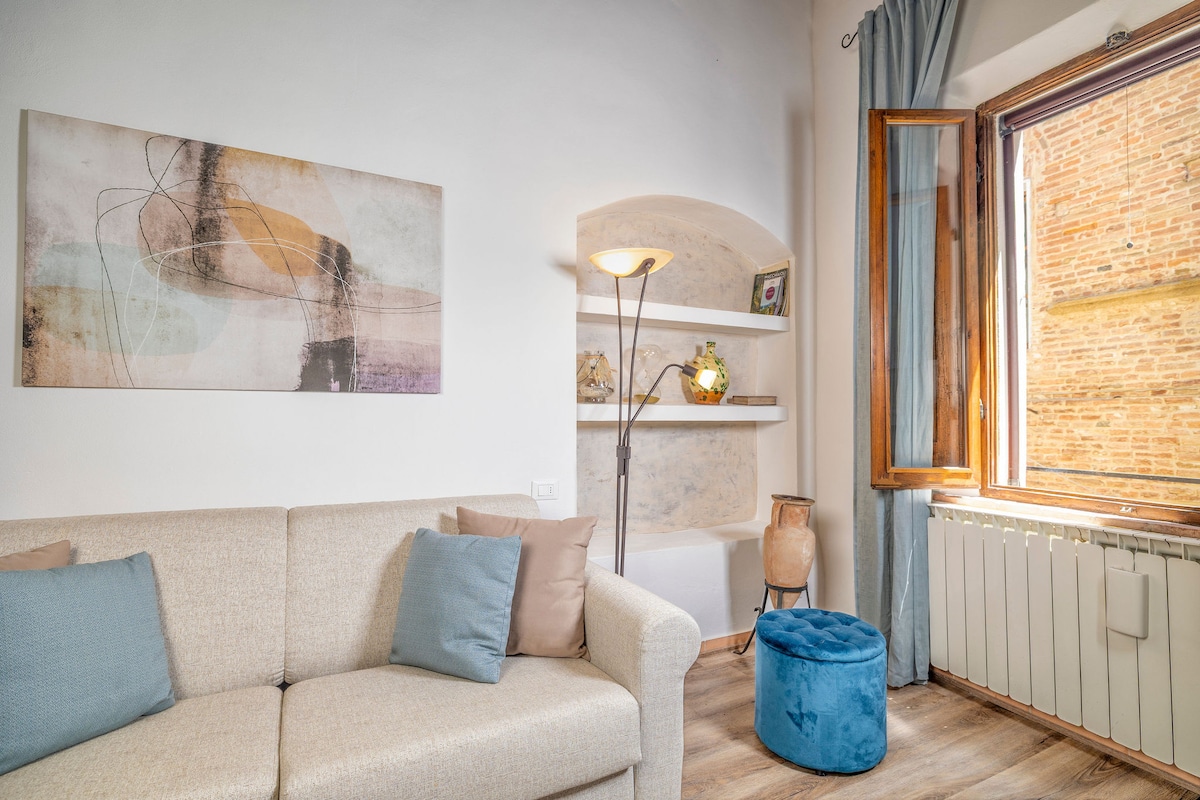 Popular Airbnb listing: Cozy Apartment in the Heart of Montepulciano in Montepulciano
