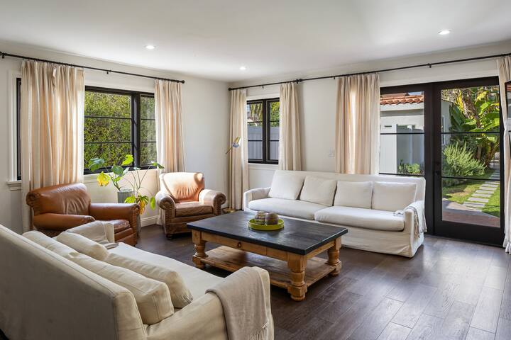 3600 sq foot Luxury Spanish Pool Mansion gallery image 3