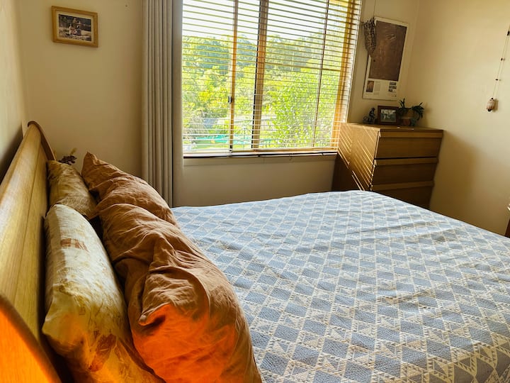 საძინებელი 1