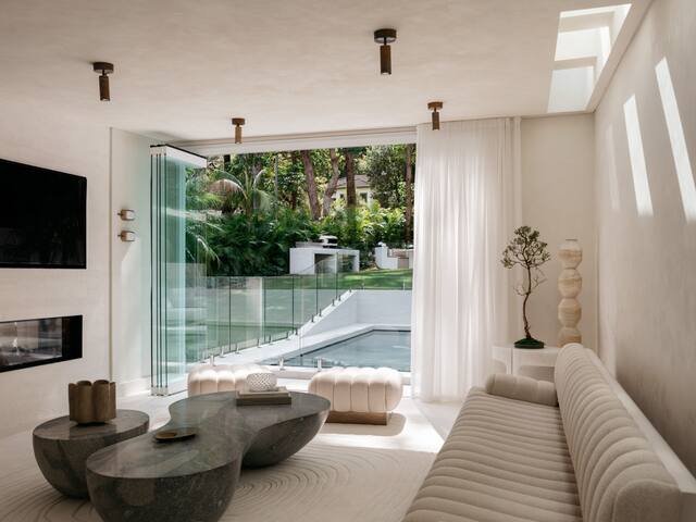 Resort Style Beach Villa gallery image 2