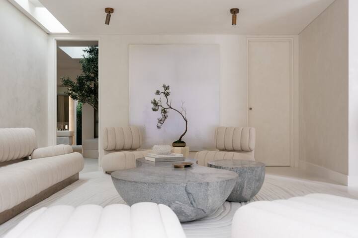 Resort Style Beach Villa gallery image 3