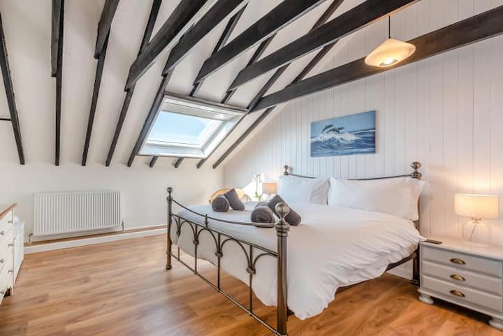 Dormitorio 2 King con baño privado y lavabo. 