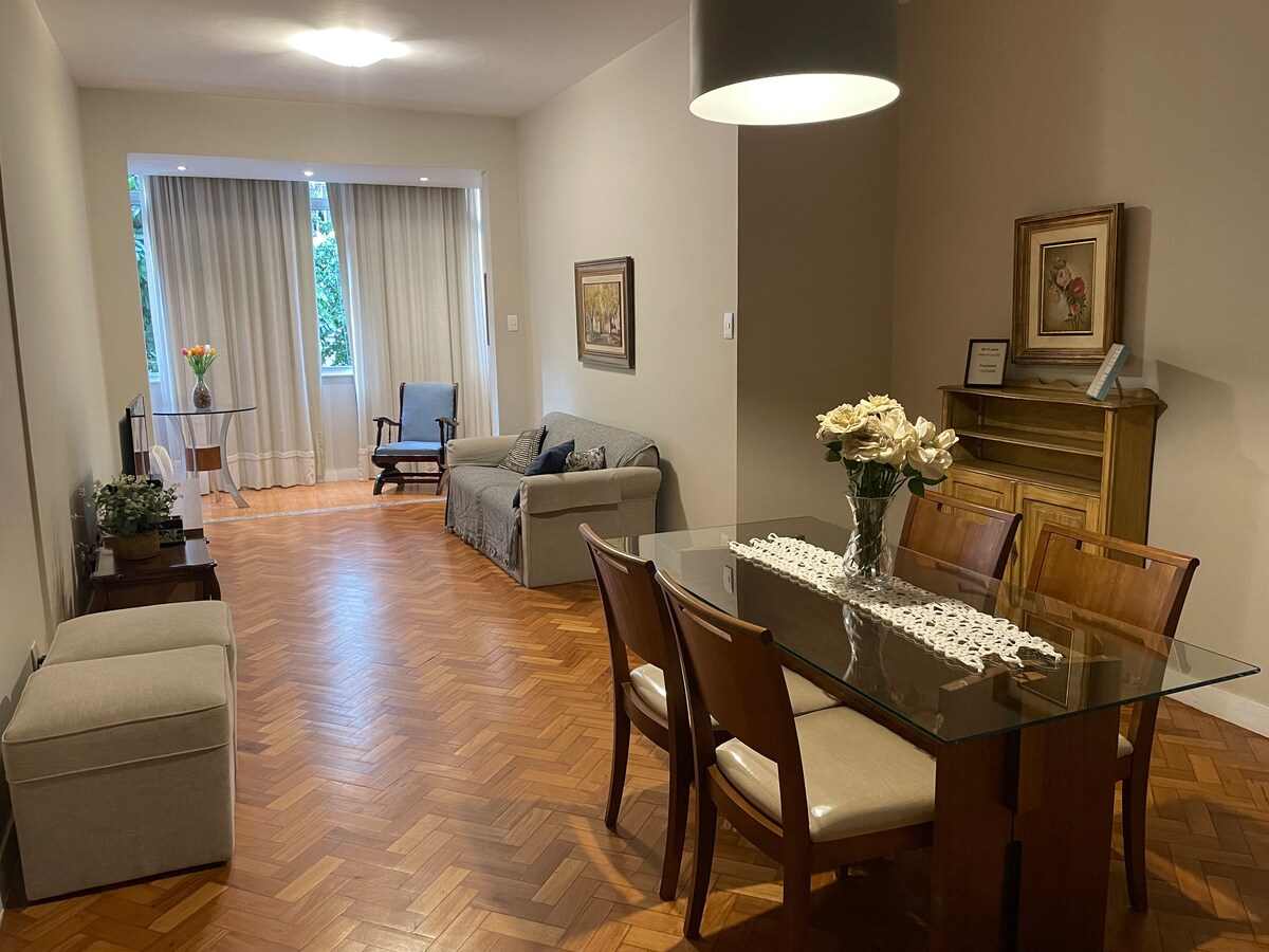 Top performing Airbnb: Large/comfortable apartment/Subway/Beaches in Flamengo