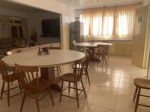 Top performing Airbnb: Quiet place with pool, asphalt to the gate in Gravataí