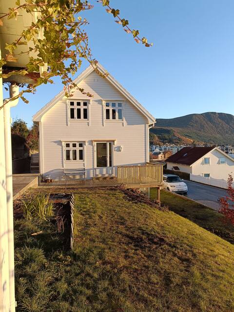 Charming house in Ulsteinvik city center