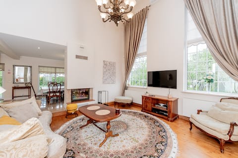 3- bedroom Villa, walking distance from the beach.