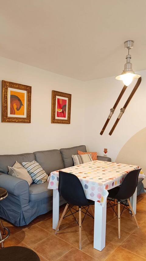 Top Airbnb: Casa de la Portuguesa, cozy and original in Güéjar Sierra