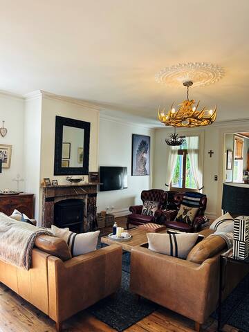 Large house, heart of Warburton (Birdwood House) gallery image 5