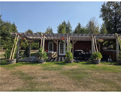 Stunning 2BR cabin in Natural Adventure Paradise!