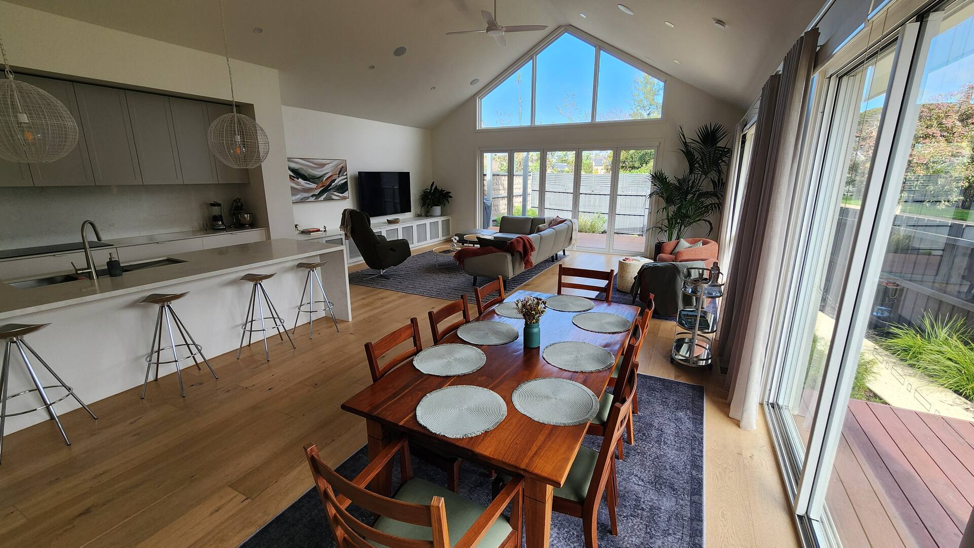 Luxury Coastal Townhouse Mornington